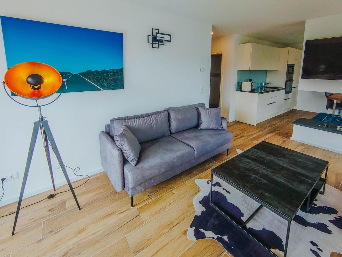 Downhill Apartment *