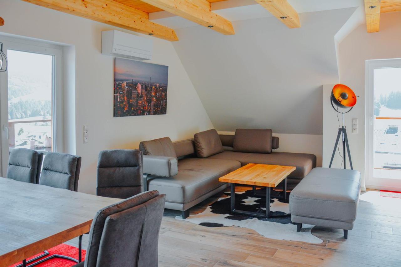 Downhill Apartment *